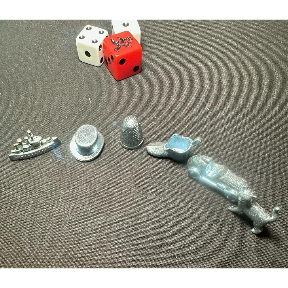 Monopoly Fast Dealing Property Trading Board Game - Cat Token-Hasbro -Speed Die